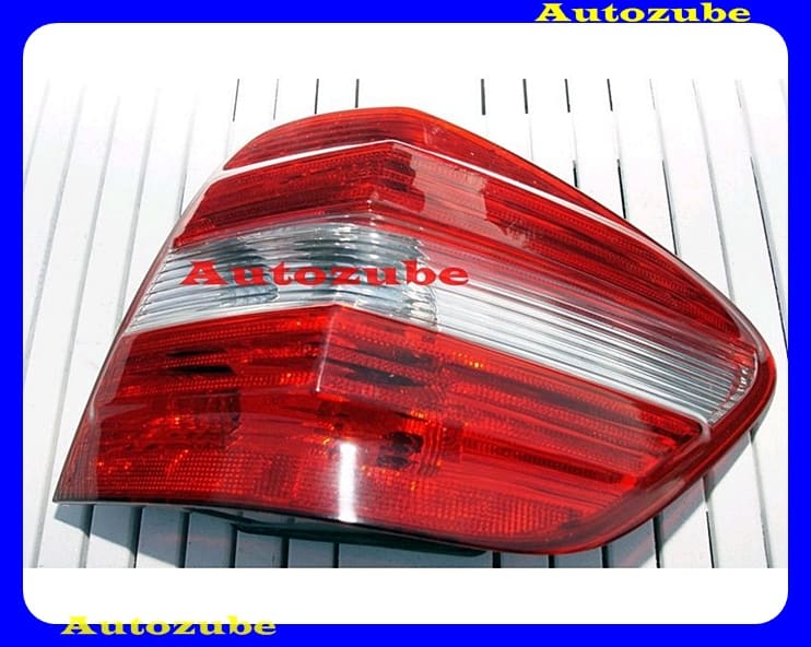 Hátsó lámpa jobb, piros/fehér (foglalat nélkül) /RENDELÉSRE/ Hátsó lámpa jobb, piros/fehér (foglalat nélkül) /RENDELÉSRE/